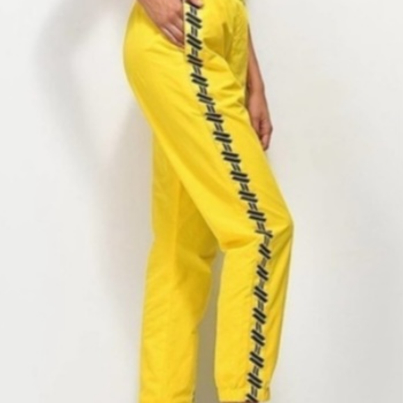 Petals to petals and peacocks windbreaker  small sweats - Picture 4 of 7